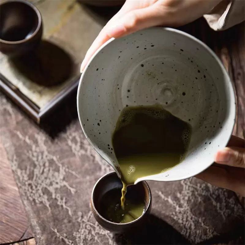 OEM Handmade Crude Pottery Matcha Bowl Chawan with Spout