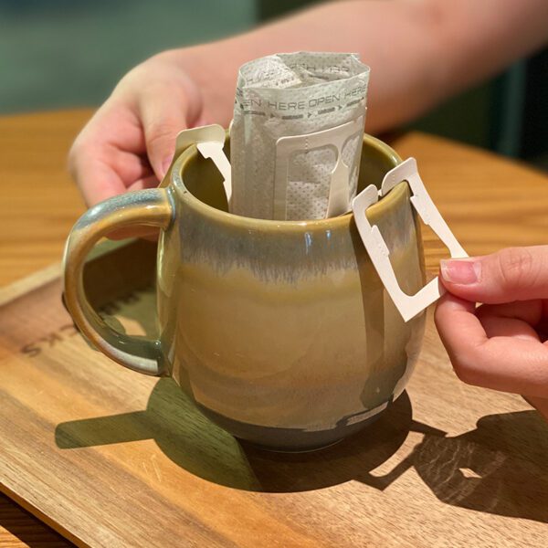 Custom Light Luxury Ceramic Cup with Handle 10